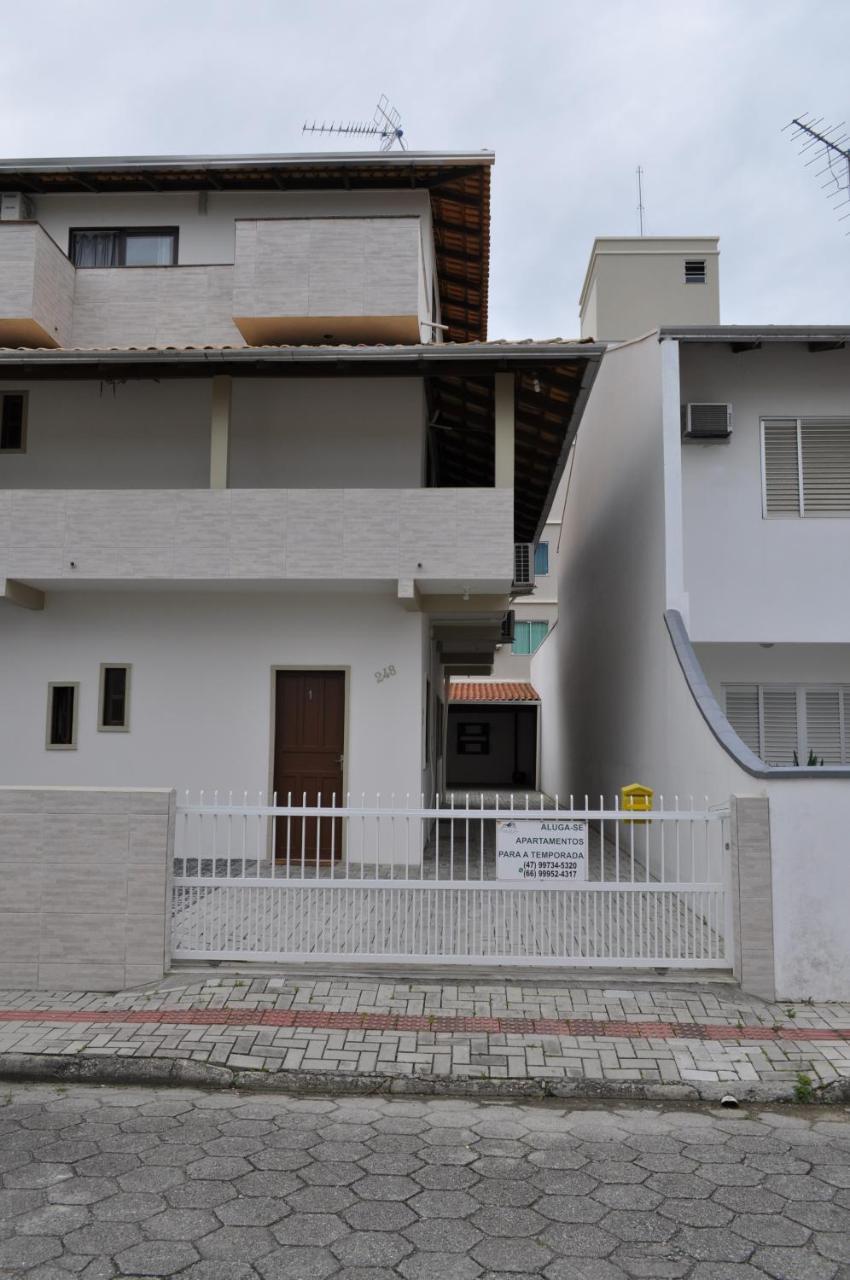 Apartamentos Bombinhas - 140 Metros Da Praia Dış mekan fotoğraf
